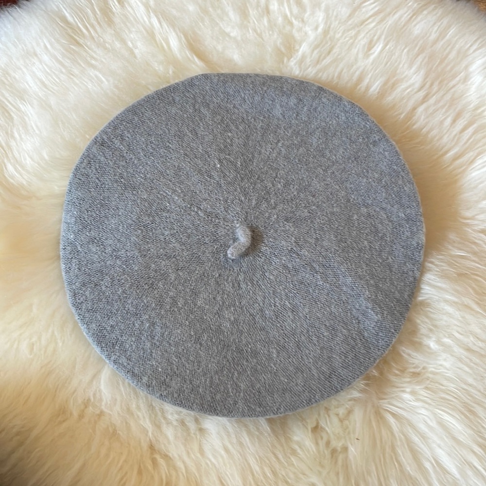 NWOT Gray Parisian Beret Hat Emily in Paris preppy!